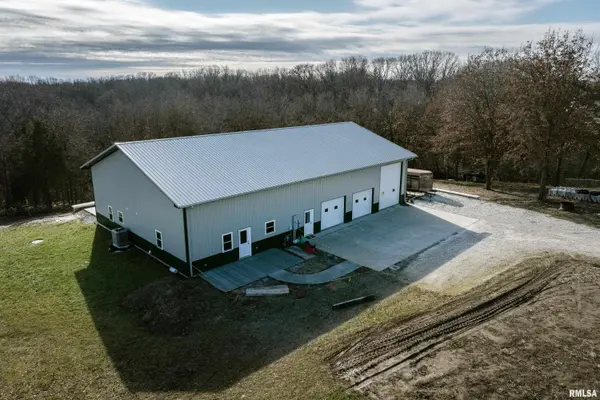 6912 COLUMBUS RD, Quincy, IL 62305