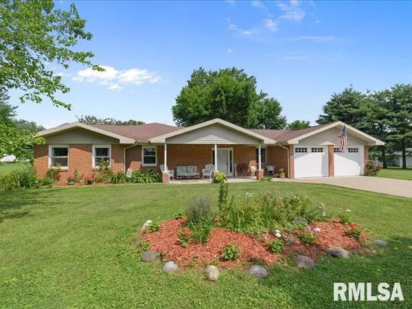 208 SPRING BAY DR, Jacksonville, IL 62650-9586
