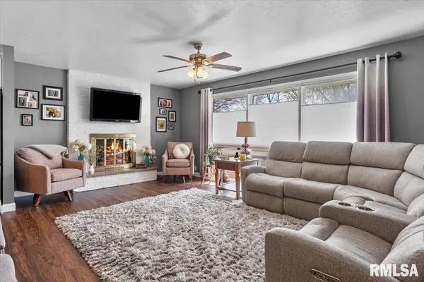 27 KIRKWOOD ST, Chatham, IL 62629