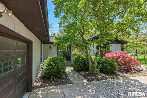 454 BRIAN LN, Dawson, IL 62520