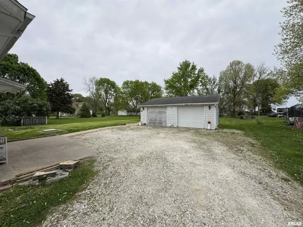 307 W LAFAYETTE ST, Avon, IL 61415