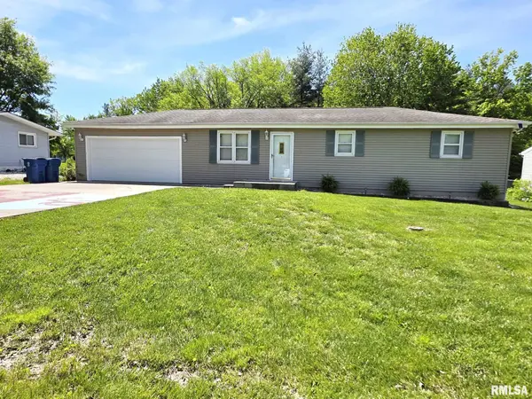 514 W WASHINGTON ST, Mendon, IL 62351