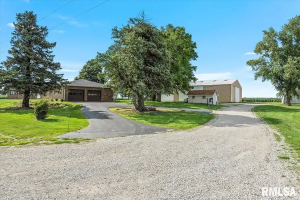 10918 Kossieck RD, Blue Mound, IL 62513