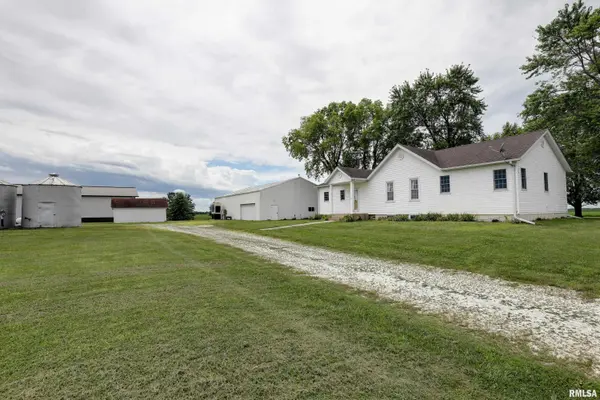 1784 N 2700th AVE, Loraine, IL 62349