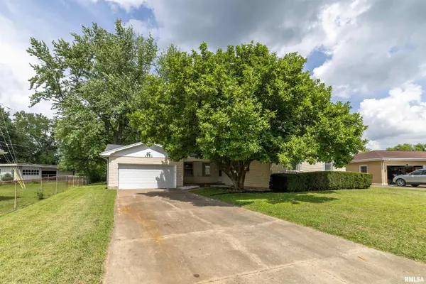 2700 NORTHRIDGE DR, Quincy, IL 62301