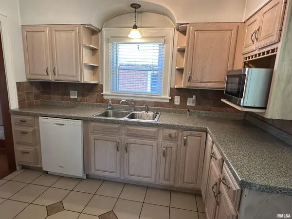 1003 S 22ND ST, Quincy, IL 62301