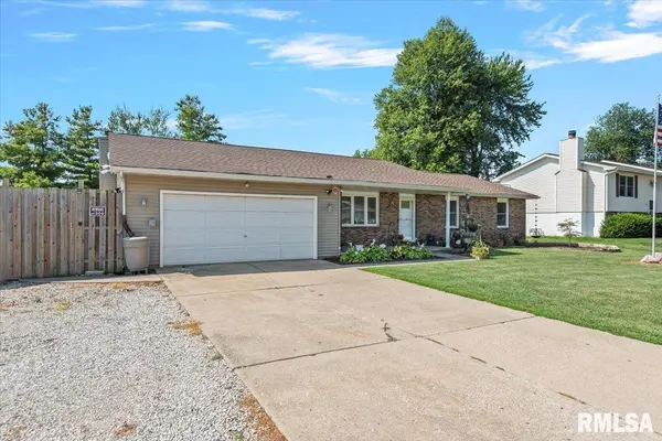 844 MAGNOLIA DR, Chatham, IL 62629