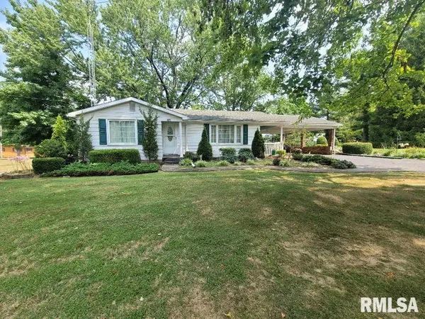 250 W PINE ST, Albion, IL 62806
