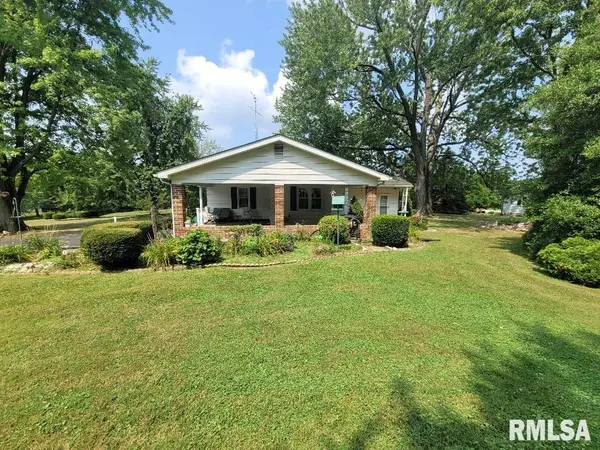 250 W PINE ST, Albion, IL 62806