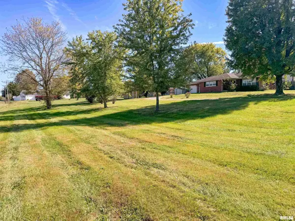 100 DIVISION ST, Anna, IL 62906