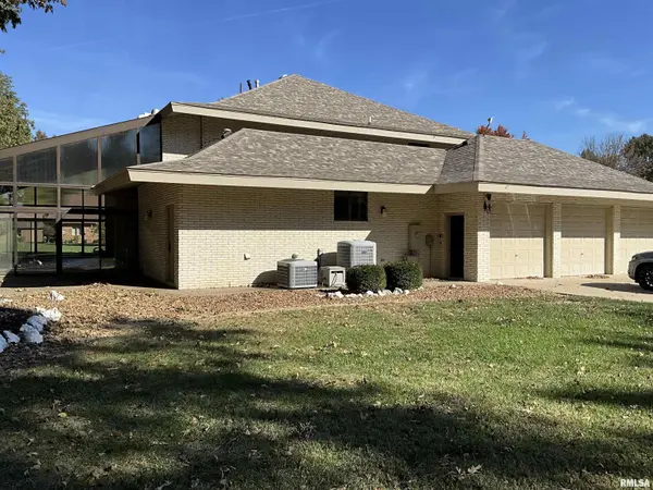 206 Dinah LN, Marion, IL 62959