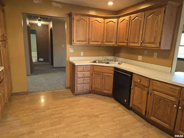 1129 1650 E AVE, Vandalia, IL 62471