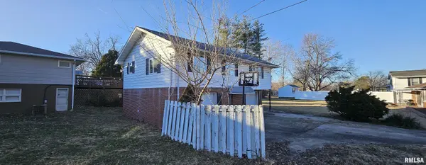 603 W SPRING ST, Anna, IL 62906