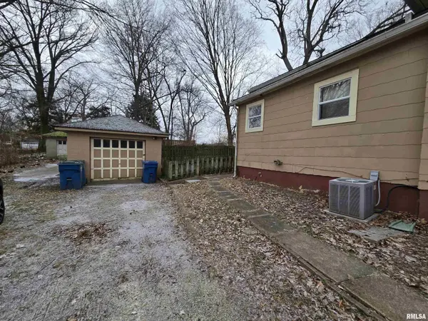 917 TAYLOR AVE Mt Vernon, IL 62864