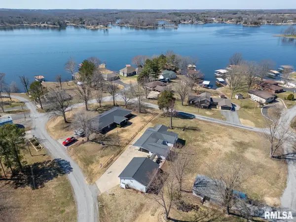 12366 Bahama DR, Marion, IL 62959