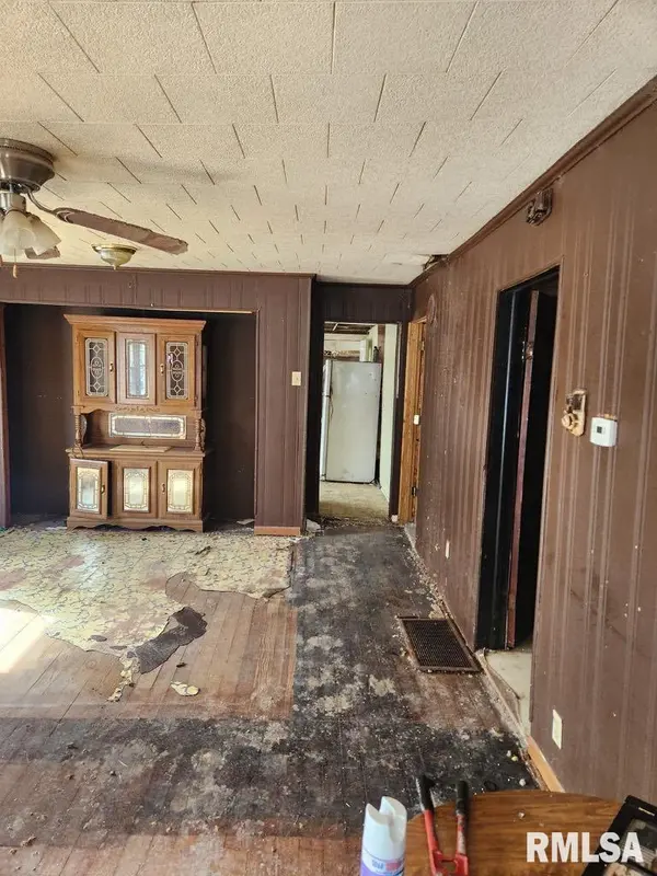 301 N BROWN ST, Benton, IL 62812-3502