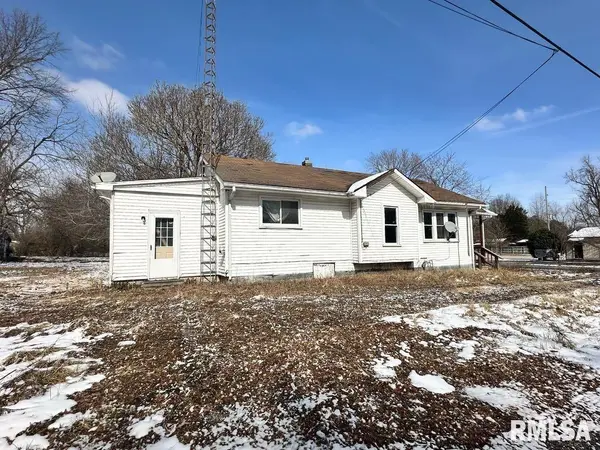 301 N BROWN ST, Benton, IL 62812-3502
