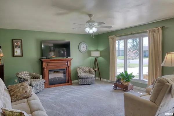 1006 Roberta DR, Murphysboro, IL 62966