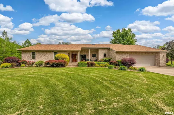 3880 FAWN DR, Marion, IL 62959