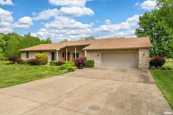 3880 FAWN DR, Marion, IL 62959