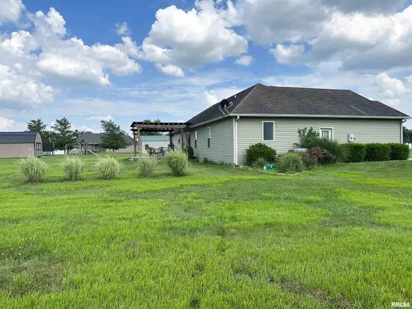 15784 Ciara RD, Marion, IL 62959