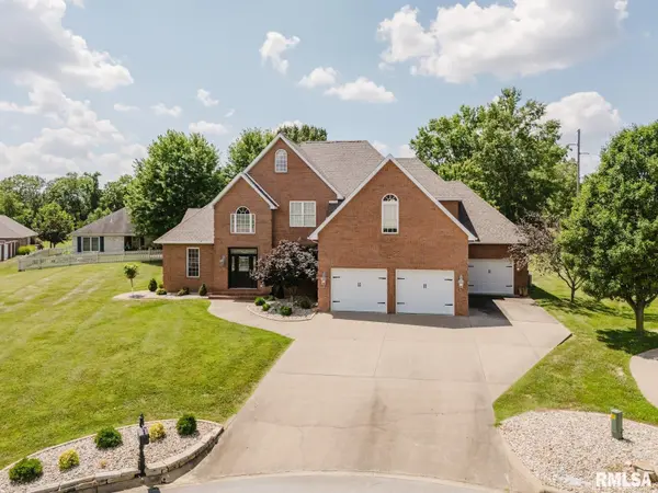 1506 Gleneagle DR, Marion, IL 62959