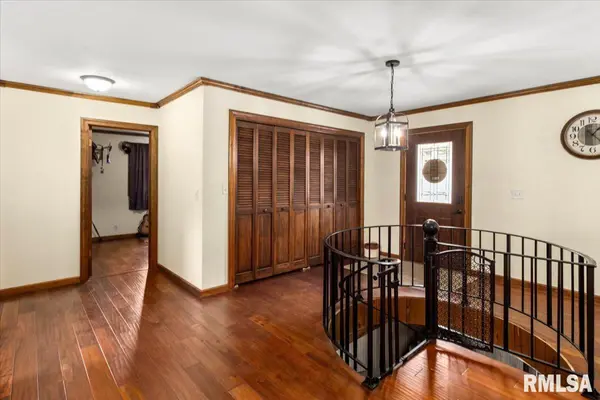 468 Clifty Heights DR, Marion, IL 62959