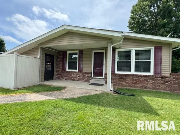 521 S 5TH ST, Herrin, IL 62948
