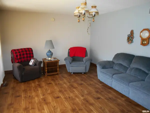 114 HONEY LN, Colchester, IL 62326