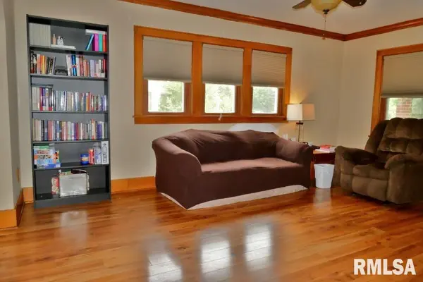 507 W GARFIELD AVE, Bartonville, IL 61607