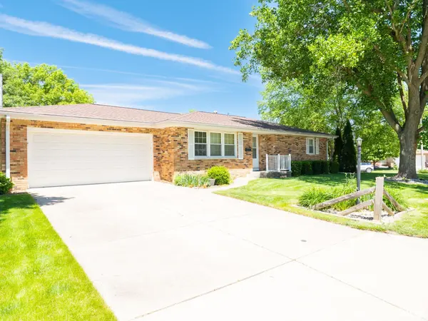 1033 E MADISON ST, Morton, IL 61550