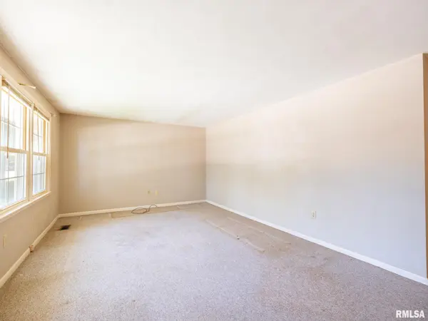1033 E MADISON ST, Morton, IL 61550