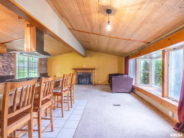 1200 S CREVE COEUR AVE, Creve Coeur, IL 61610