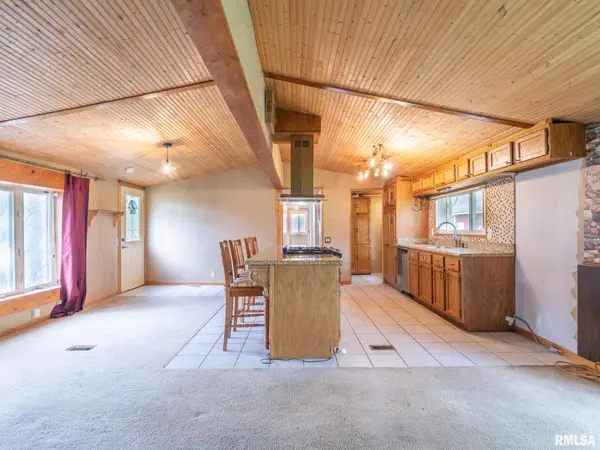 1200 S CREVE COEUR AVE, Creve Coeur, IL 61610