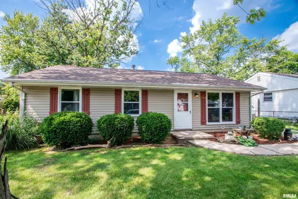300 LYNNHAVEN DR, Washington, IL 61571