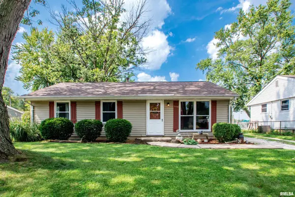 300 LYNNHAVEN DR, Washington, IL 61571