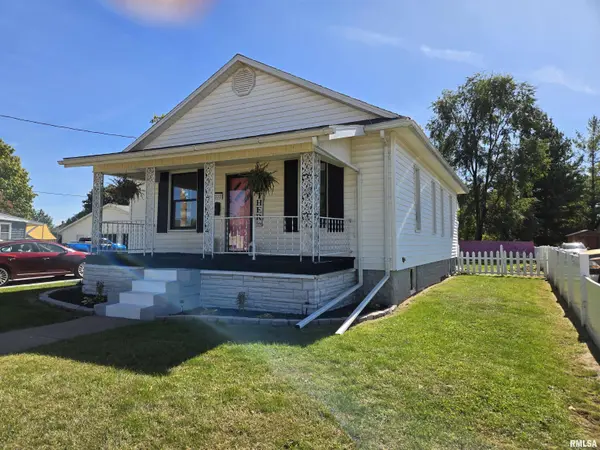 1122 E CHESTNUT ST, Canton, IL 61520