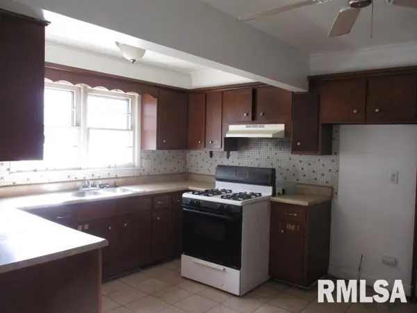 118 W MCCLURE AVE, Bartonville, IL 61607