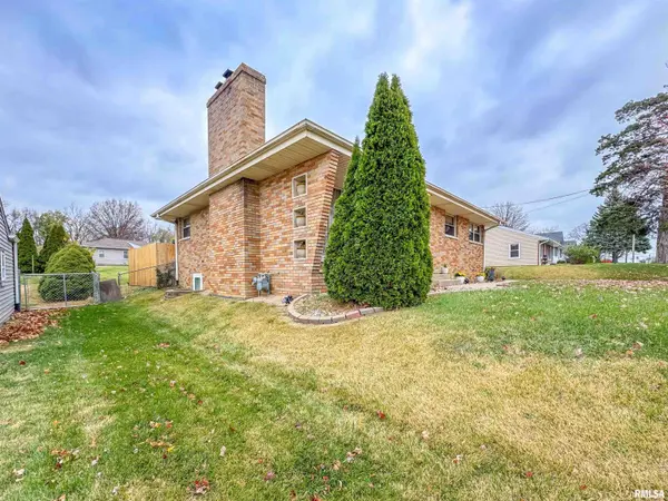 4715 W PFEIFFER RD, Bartonville, IL 61607