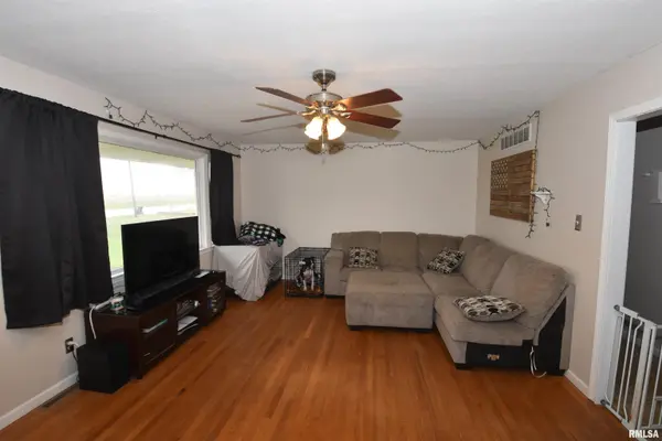 885 State Route 121, Mt Pulaski, IL 62548