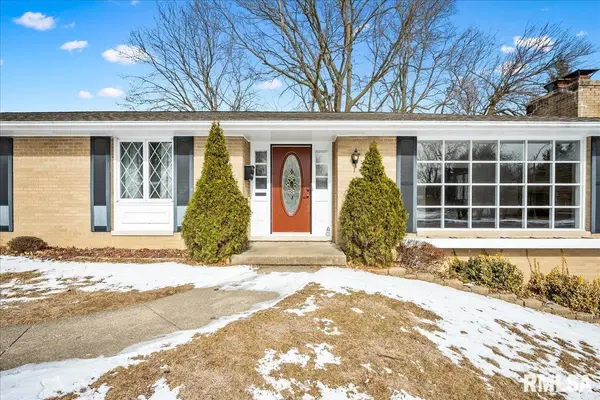 1615 SUMMIT DR, Pekin, IL 61554