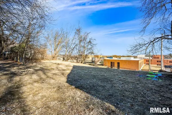 1621 NE GLENDALE AVE, Peoria, IL 61603