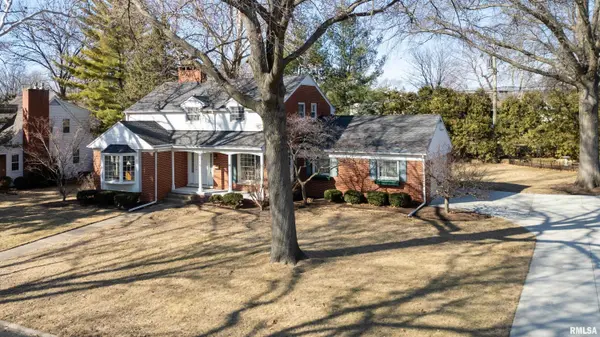 813 W FAIRLAWN LN, Peoria, IL 61614
