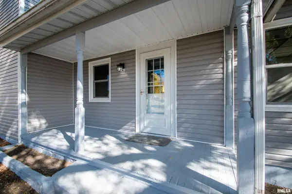 401 E FAST AVE, Mackinaw, IL 61755