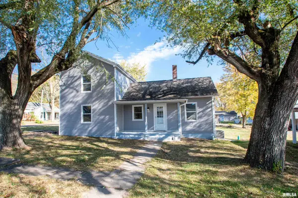 401 E FAST AVE, Mackinaw, IL 61755