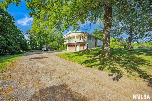 202 E SUNSET WAY, East Peoria, IL 61611