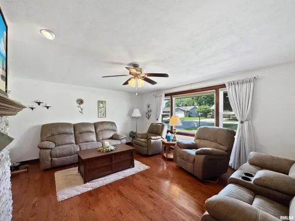 519 E ROBINSON ST, Goodfield, IL 61742