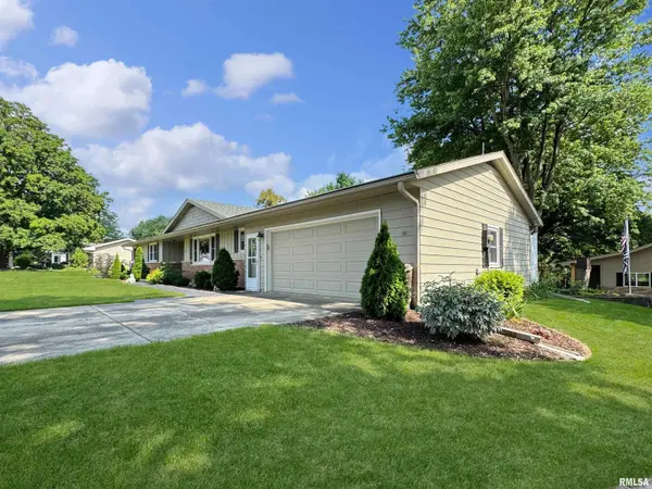519 E ROBINSON ST, Goodfield, IL 61742