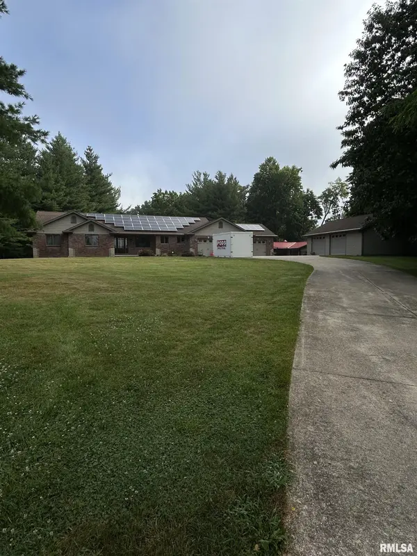 2251 HOLLANDS GROVE RD, Washington, IL 61571