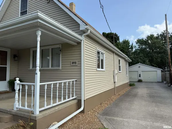 898 E ELM ST, Canton, IL 61520
